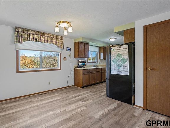 3rd image of 1010 Skyline Dr