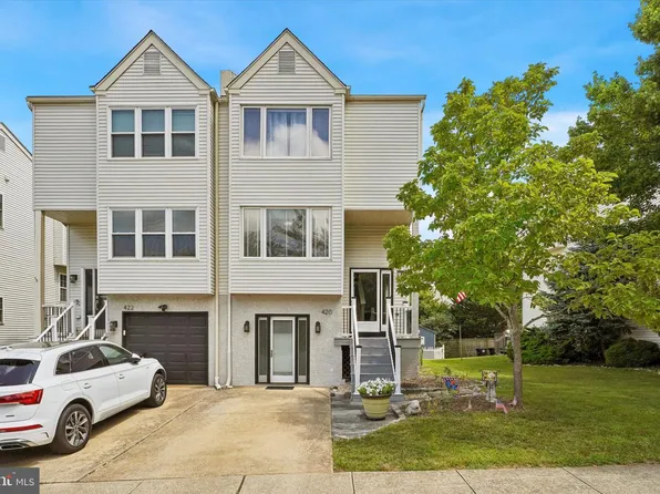 420 Pleasant Valley Dr, Conshohocken, PA 19428