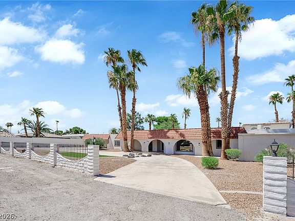 2nd image of 2880 Casey Dr