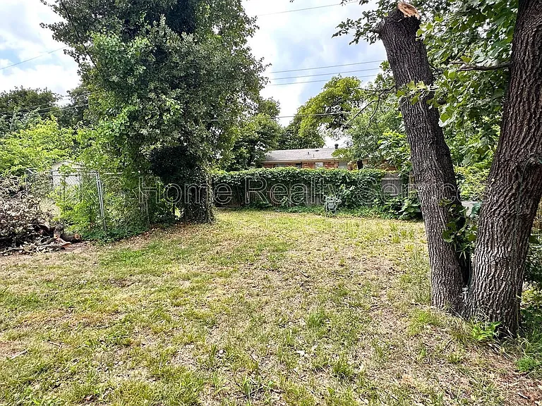 1617 N Christine Dr — Photo 30