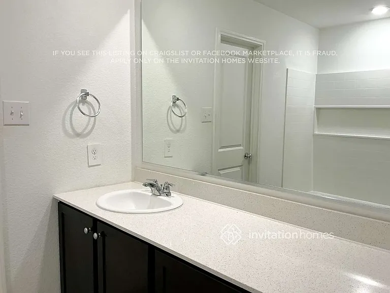 10527 Sewell Cir — Photo 9