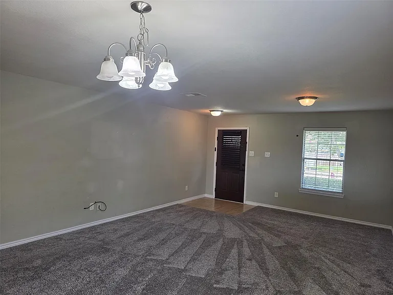 9014 Kerry Prairie Ln — Photo 3
