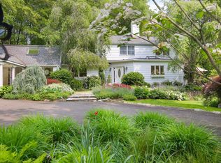 27 West Ln, Pound Ridge, NY 10576