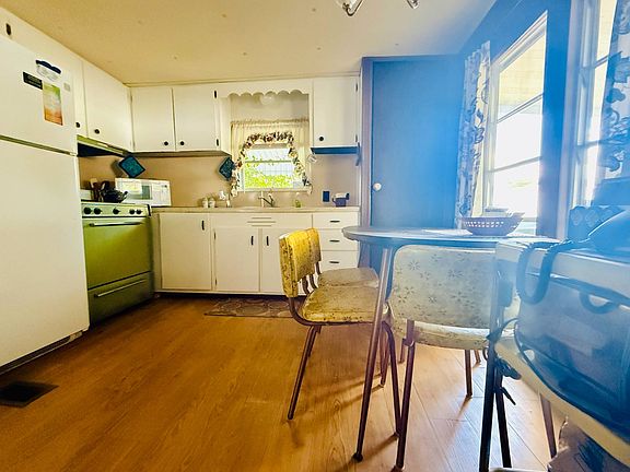 5th image of 1007 Pennsylvania St SE #128
