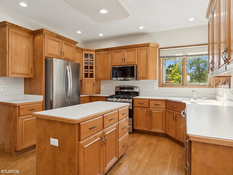 2327 Flat Rock Ct — Photo 3