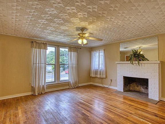 2nd image of 1324 5th St