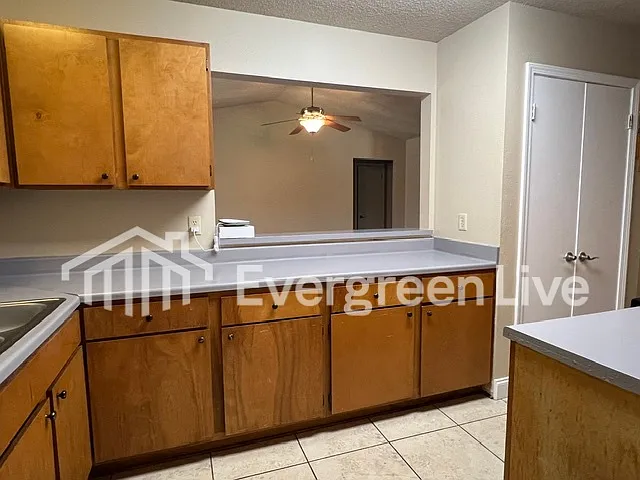 110 Willow Gardens Ct — Photo 9
