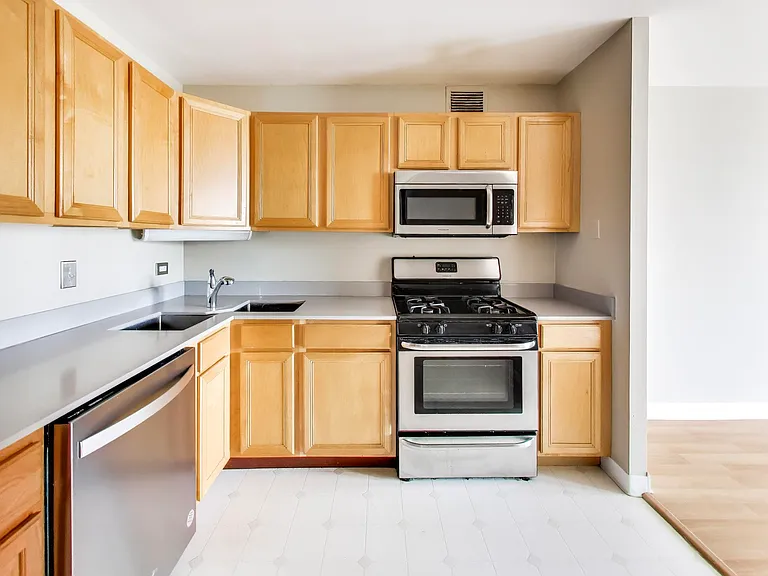 444 W Fullerton Pkwy #1010 — Photo 10