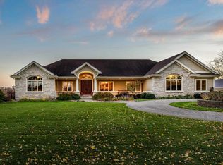 3027 Castleton Crossing, Sun Prairie, WI 53590