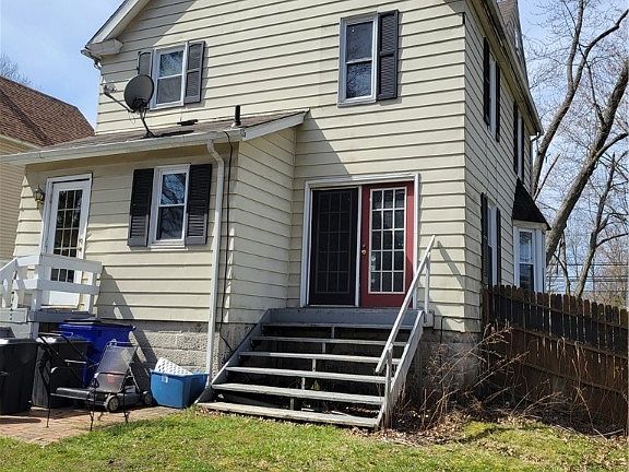 5th image of 354 N Chestnut St