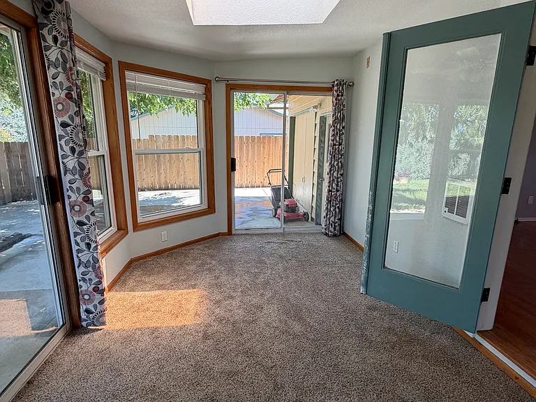 5926 Sierra Dr — Photo 21