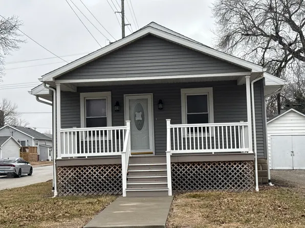 929 W Vine St, Taylorville, IL 62568