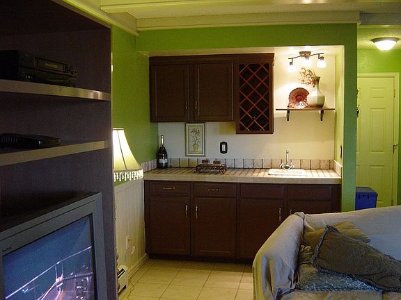 Wet bar in family room.