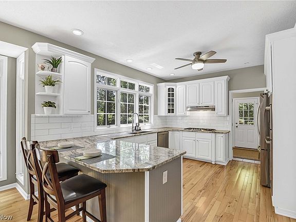 5th image of 29228 Regency Cir