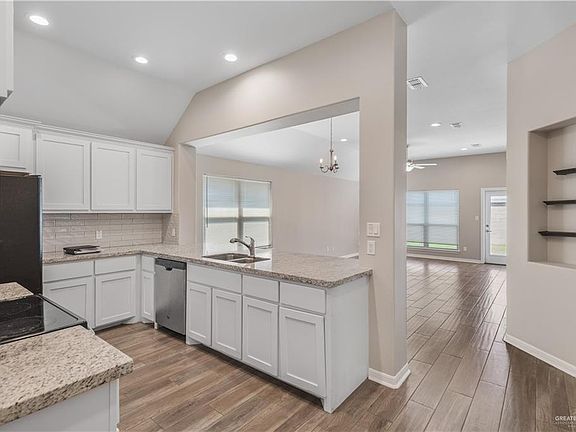 3rd image of 5512 River Rd