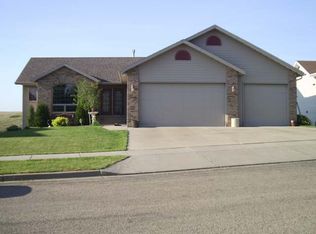 1512 Territory Dr, Bismarck, ND 58503