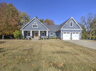 50 Clubview Pl, Decatur, IL 62521