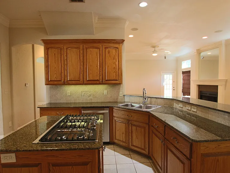 1202 River Bend Dr — Photo 6