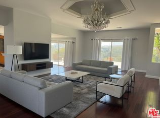 911 Teakwood Rd, Los Angeles, CA 90049