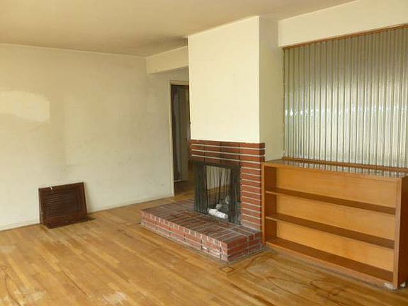 3rd image of 6793 Glasgow Ave
