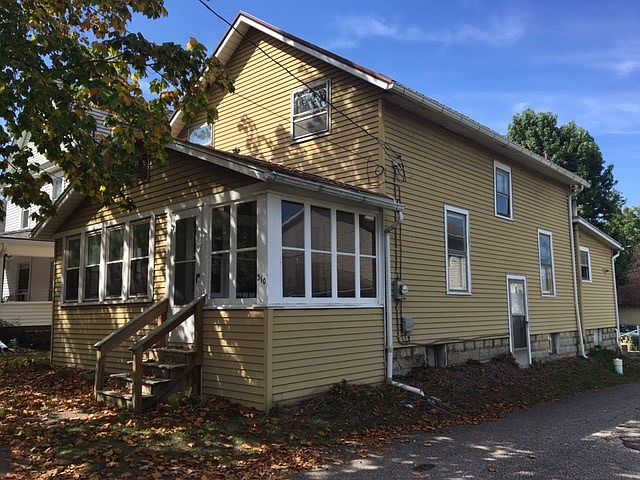 1st image of 310 E Walnut St