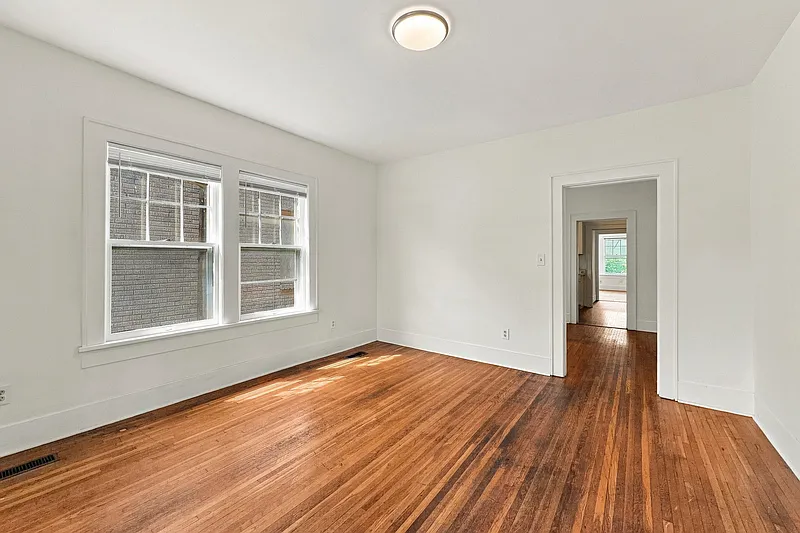 1 bed, 1.0 bath, $1,100 — Photo 4