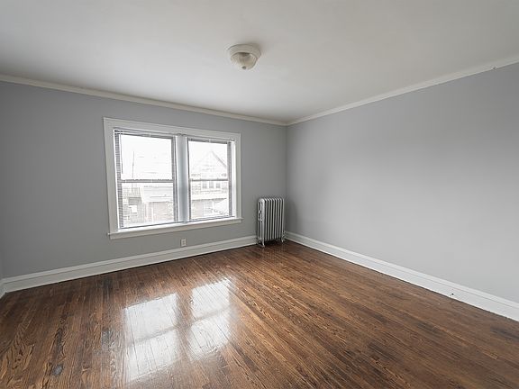 5th image of 1434 W Jarvis Ave