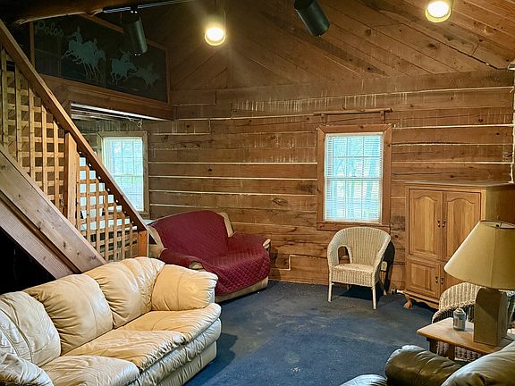 5th image of 100 Dowlen Ln