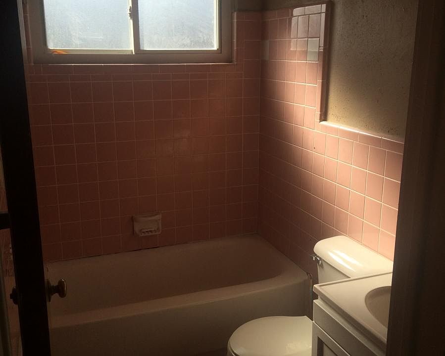2nd image of 15130 Fenkell St APT 2