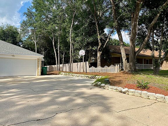 2nd image of 2417 Roberts Dr