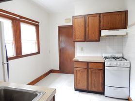 142 Sumner St, Quincy, MA