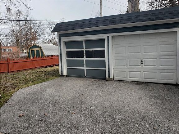 4th image of 1325 Fry Ave