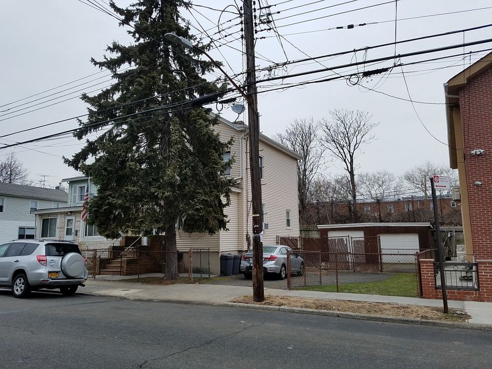 2nd image of 2307 E 15th St