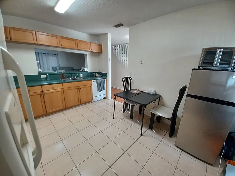 4151 NW 67th Ter — Photo 16