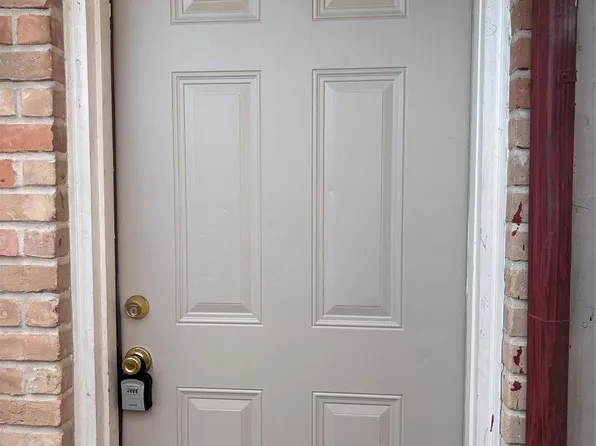 2110 Wilcrest Dr, Houston, TX