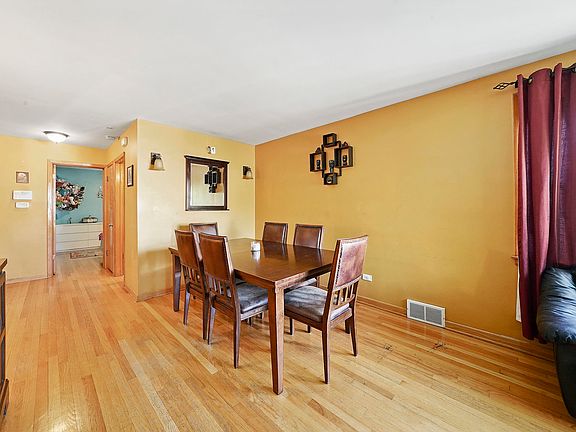 4th image of 3934 N Oriole Ave