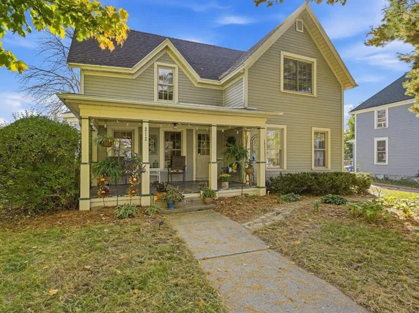212 6th St E, Northfield, MN 55057