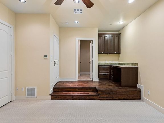 4th image of 1529 Barton Springs Rd APT 9