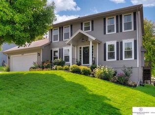 10009 Durkop St, La Vista, NE 68128