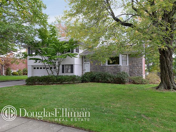 2nd image of 27 Ursula Dr