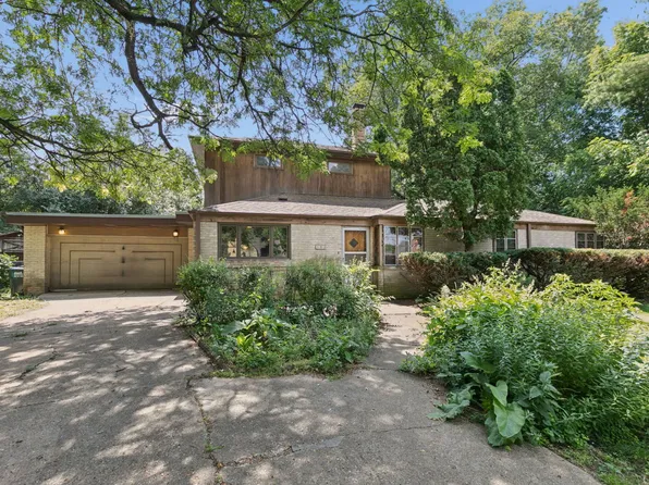 103 S Parkway, Prospect Heights, IL 60070