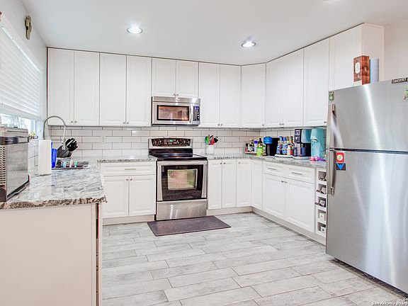 5th image of 324 WILLOW VIEW