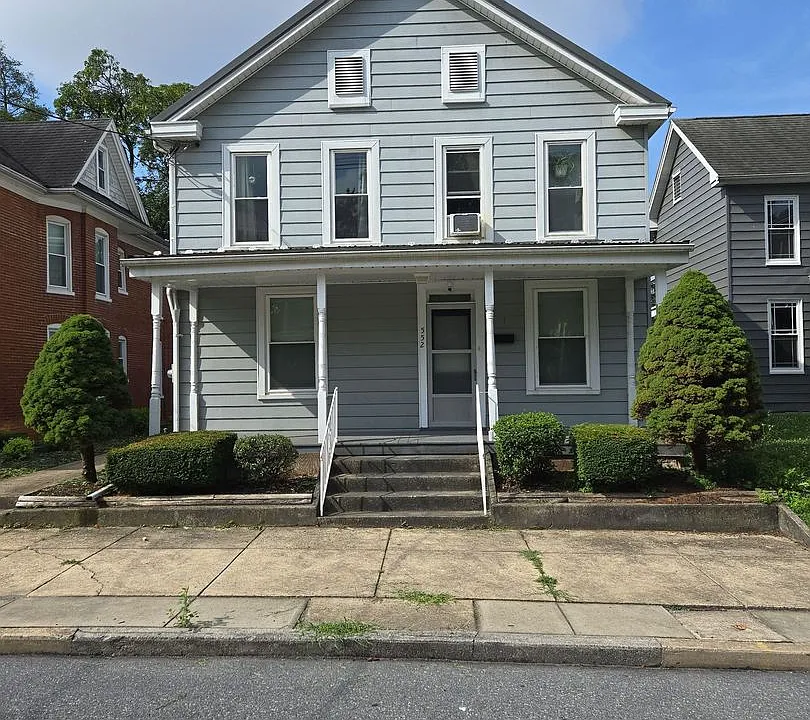 552 E King St
