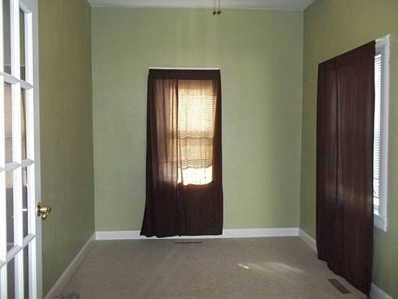 Den/bedroom