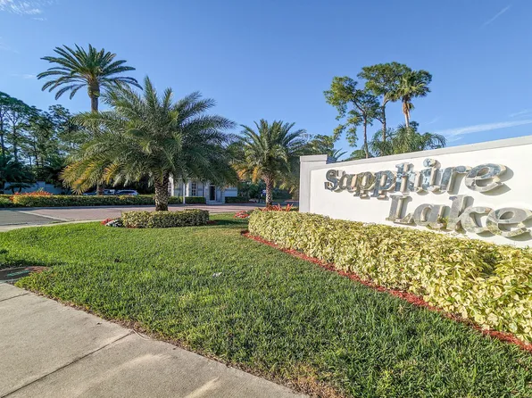 409 Gabriel Cir #2207, Naples, FL 34104