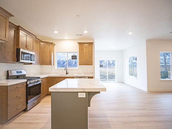 7th image of this home