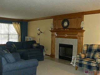 5th image of 860 Kings Cross Dr