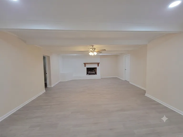 950 Karen Rd — Photo 7