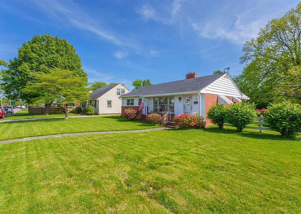 1st image of 718 Suffolk Dr