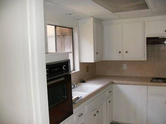 2nd image of 2018 Las Vegas Ave APT 14